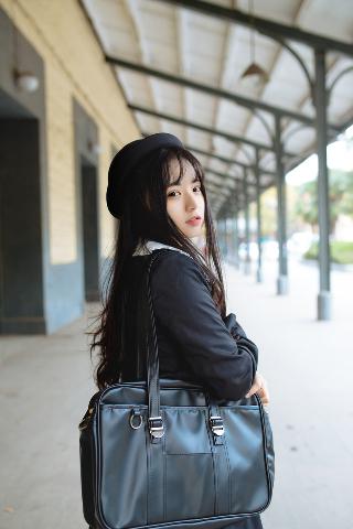 亭亭玉立四月天月色阑珊处情已晚